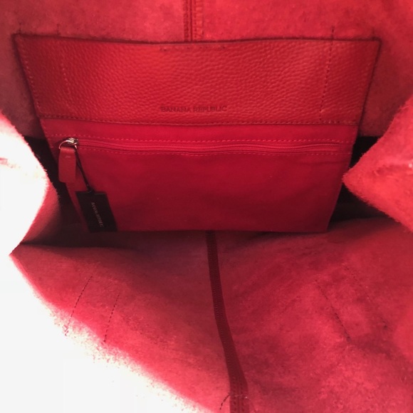 BANANA REPUBLIC PEBBLED LEATHER RED PURSE - Picture 5 of 9